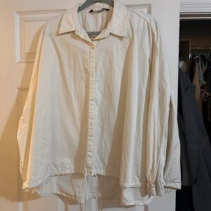 Zara White Button Up 
Size: Large - XL
Gently Used